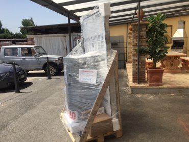 OFFERTA SOLO FORNITURA  KIT SOLARE TERMICO RIELLO 150 LT CIRCOLAZIONE NATURALE IVA E TRASPORTO INCLUSO  960,00 euro